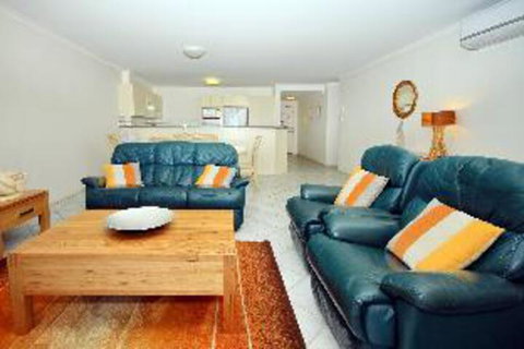 2 Bedroom Apartment Nelson Towers Victoria Parade - Accommodation Perth 1