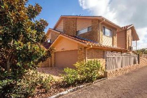 3 Bedroom Villa Moy At Nelson Bay 2 / 30 Thurlow Avenue FREE WIFI - Accommodation Perth 2