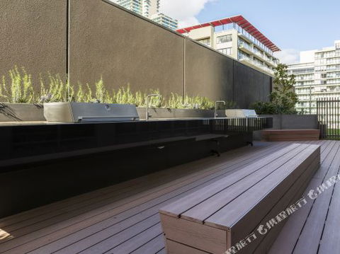 Melbourne City Sea View Lake View Luxury Apartment - Perth Resorts 1