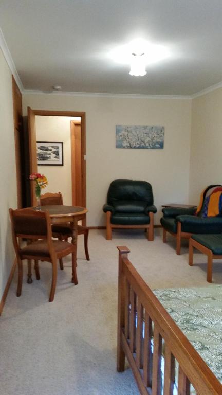 Beezneez B & B - Accommodation Perth 3