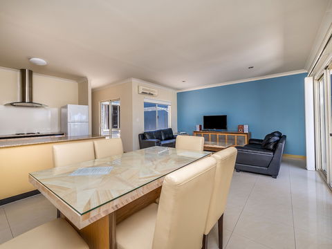 Seafront Unit 60 - Accommodation Perth 5