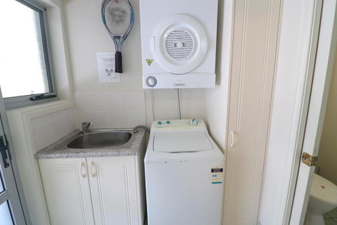 Blackbutt Family Loft Townhouse - Accommodation Perth 5