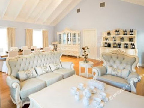 Maison Blue Pty Ltd Adelaide - Accommodation Perth 5