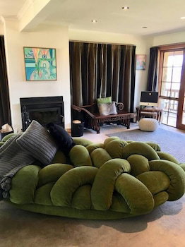 Sherwood Loves - Accommodation Perth 3