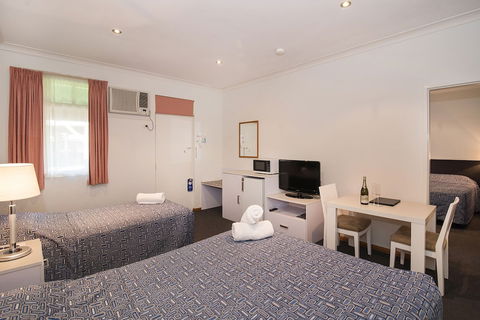 Dunsborough Town Units - Perth Resorts 2