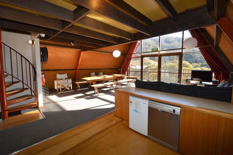 Moonbah Ski Lodge - Perth Resorts 4
