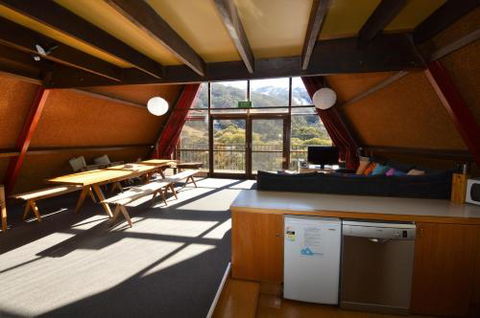 Moonbah Ski Lodge - Perth Resorts 1