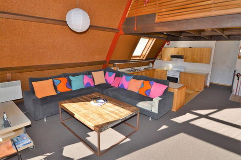Moonbah Ski Lodge - Perth Resorts 6