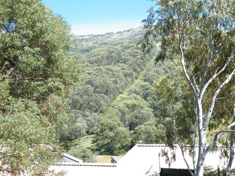 Mowamba E1 - Perth Resorts 4