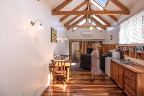 Ellies Cottages - Accommodation Perth 4