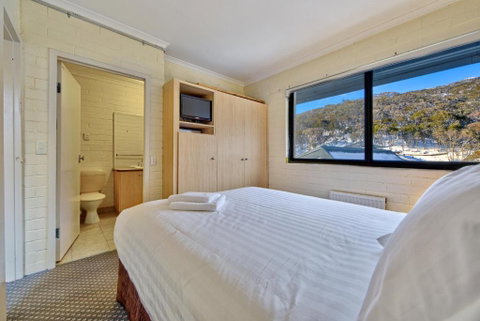 Snow Ski Apartments 14 - Accommodation Perth 6