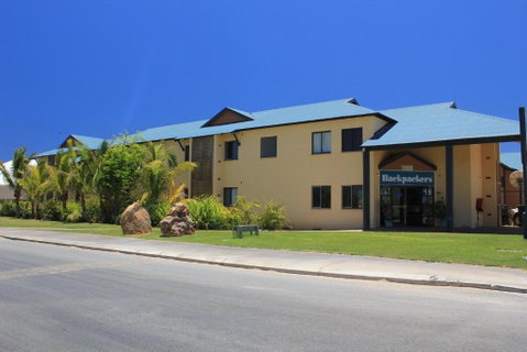Ningaloo Coral Bay Backpackers - Accommodation Perth 2