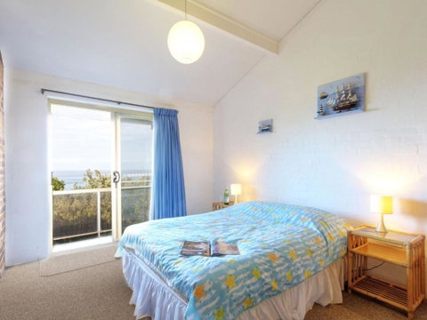 Sea Bliss Oceanside 04 - Accommodation Perth 2