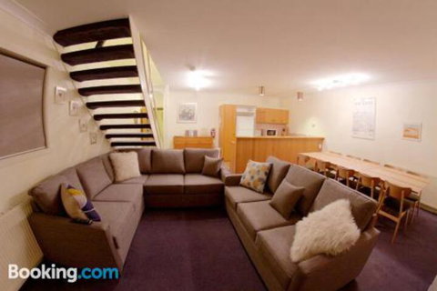 Snow Ski Apartments 38 - Accommodation Perth 1