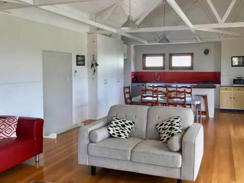 Samphire Beach House - Accommodation Perth 4