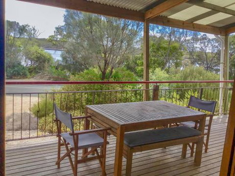 Samphire Beach House - Accommodation Perth 3