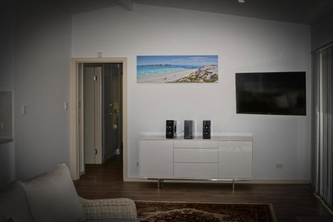 Beachside - Accommodation Perth 6