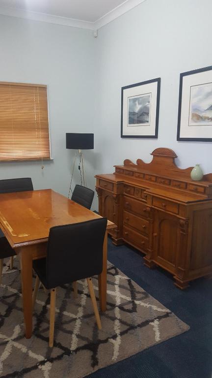 The Cottage - Accommodation Perth 4
