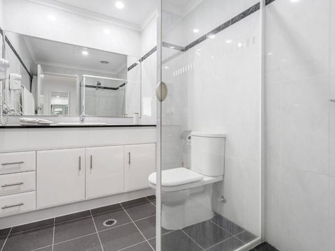 Breakwater Apartment 403 - Accommodation Perth 1