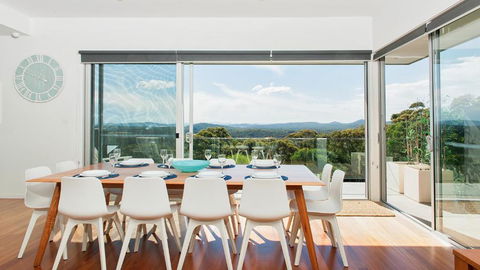 The Lookout Ultra Modern & Luxurious - Accommodation Perth 4