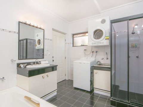 Doncaster Yamba Main Beach & Sea Pool - Accommodation Perth 4