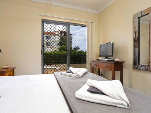 The Sands 2 / 20 Pacific Parade Opposite Beach Plus Air - Accommodation Perth 1