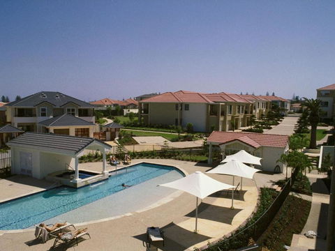 The Sands 2 / 20 Pacific Parade Opposite Beach Plus Air - Accommodation Perth 4
