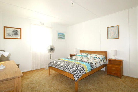 Hi View 18 Dulconghi Street - Accommodation Perth 2