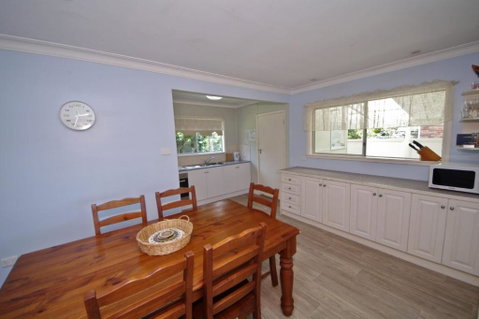 Billys On Main 44 Main Street - Accommodation Perth 3