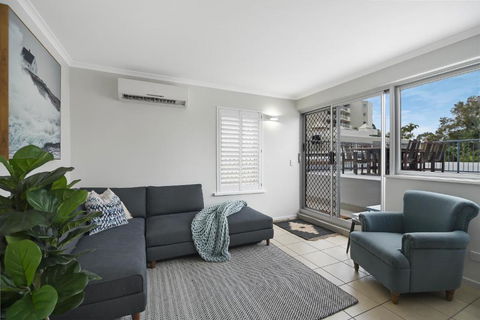Renovated Moololaba Unit 100m To Beach - Accommodation Perth 1
