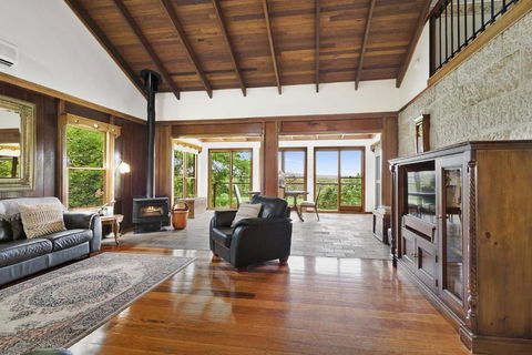 CHRISTOPHERS COTTAGE - Perth Resorts 3