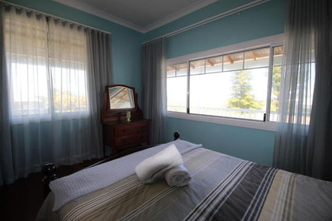 Storm Bay View - Perth Resorts 6