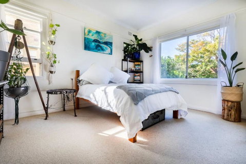 Beautiful Beach Home In Superb Location - Accommodation Perth 2