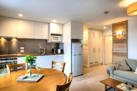 Les Chalets 20 - Perth Resorts 4