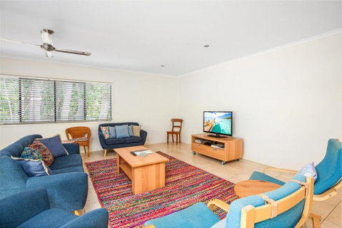 18 Naiad Court Rainbow Shores Modern Beach House Walk To Beach - Accommodation Perth 5