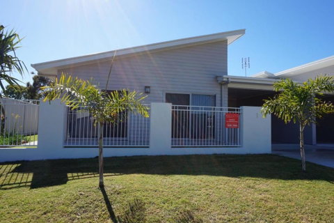 Seadaze 1 Rainbow Beach Gorgeous Unit Close To The Beach Aircon Pool - Accommodation Perth 6