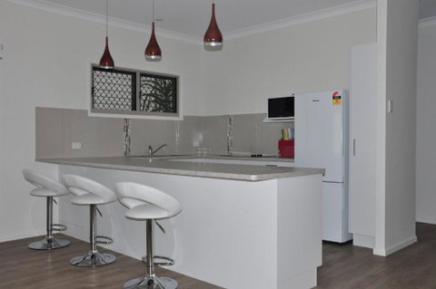 Seadaze 1 Rainbow Beach Gorgeous Unit Close To The Beach Aircon Pool - Accommodation Perth 4