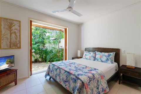 Balinese Beachfront Villa - Accommodation Perth 4