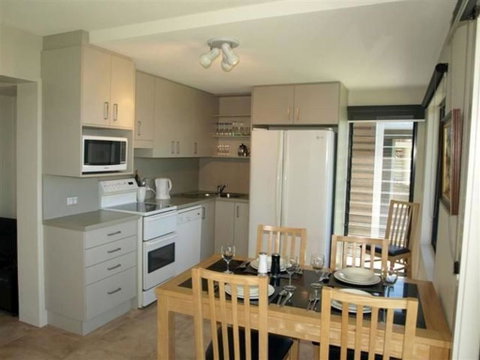 AtBLUEYS - Accommodation Perth 6