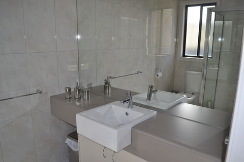 Cypress Drive Townhouse - Perth Resorts 1