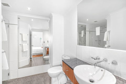Belle Escapes - Sapphire Suite Absolute Beachfront Alamanda Resort 17 - Accommodation Perth 6