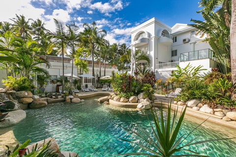Belle Escapes - Sapphire Suite Absolute Beachfront Alamanda Resort 17 - Accommodation Perth 4
