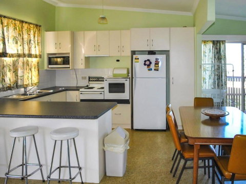 2 Rockpool Road - Accommodation Perth 2
