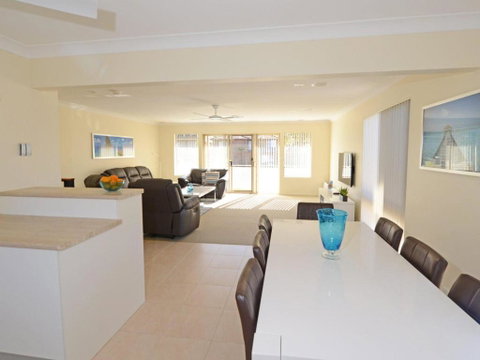 Sunbakers - Accommodation Perth 5
