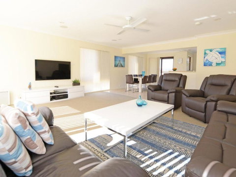 Sunbakers - Accommodation Perth 3