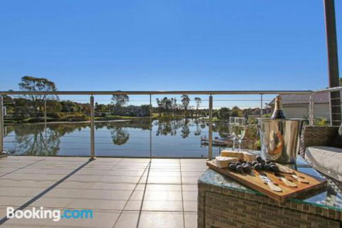 Cypress Townhouse 23 Suite - Accommodation Perth 0