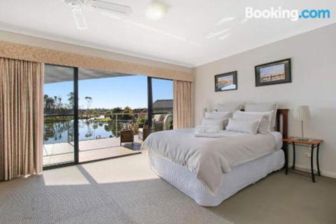 Cypress Townhouse 23 Suite - Accommodation Perth 6