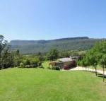 Bottlebrush Lodge Great views  a pool - Perth Resorts