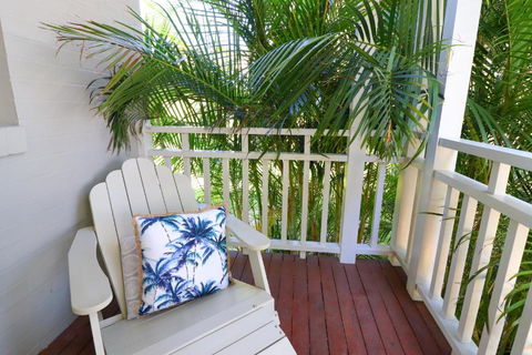 The Lakehouse In Raffetys Resort - Accommodation Perth 5