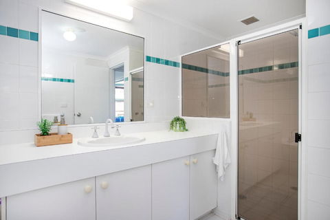 Ocean Breeze Fathoms 3 - Accommodation Perth 1